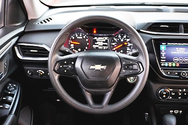 Used 2022 White Chevrolet LT image 18