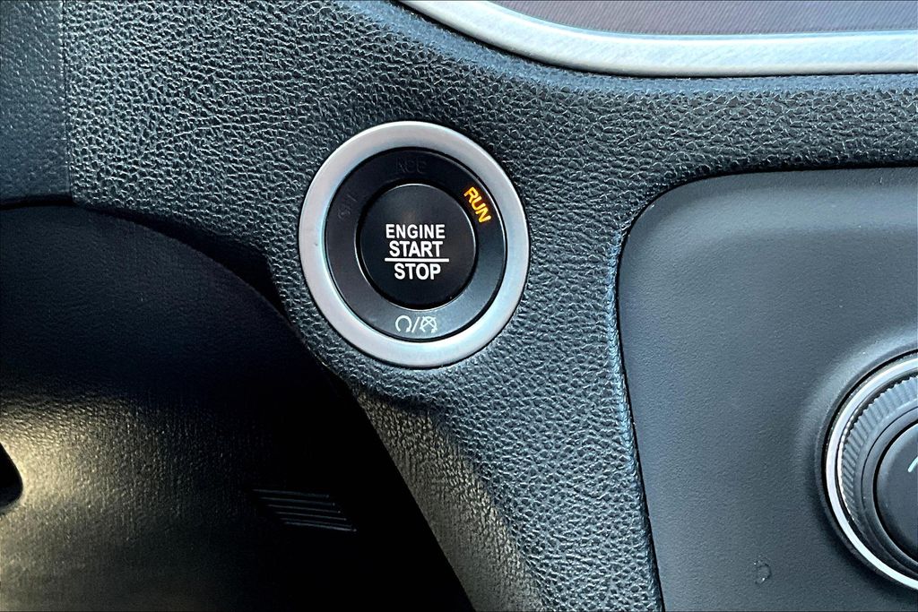 2019 Dodge Charger R/T photo 24