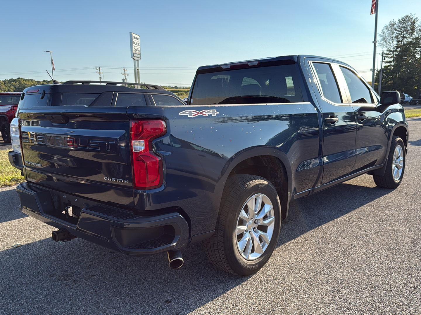 2020 Chevrolet Silverado 1500 Custom photo 4