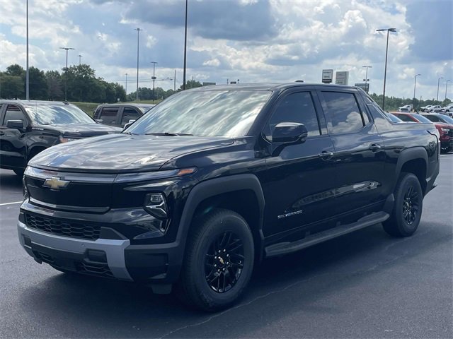 2025 Chevrolet Silverado EV LT photo 7