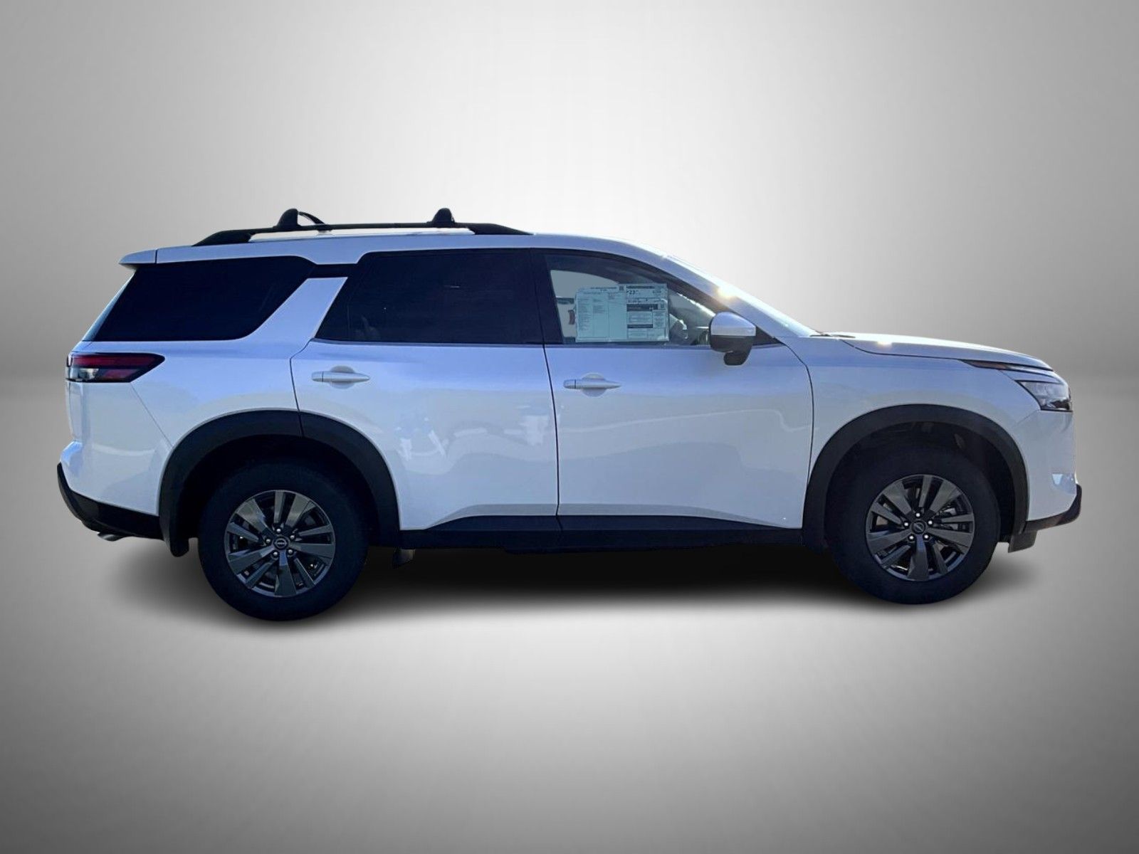 2025 Nissan Pathfinder SV photo 4