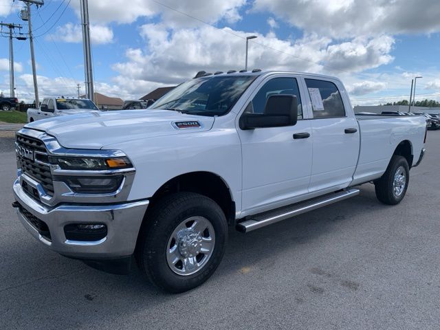 2025 Ram 2500 Tradesman photo 3