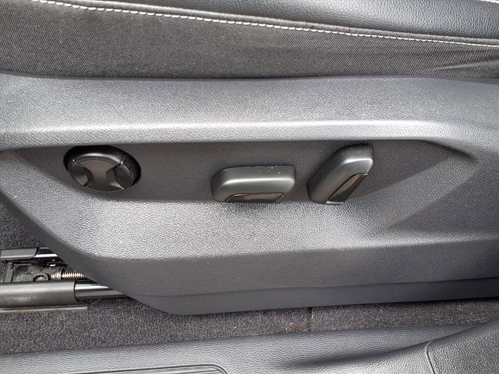 2020 Volkswagen Atlas Cross Sport V6 SE Technology photo 4