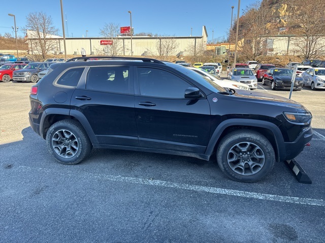 2022 Jeep Cherokee Trailhawk photo 3