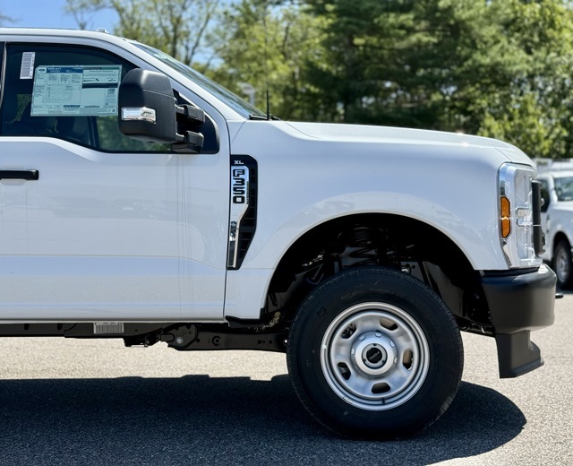 2025 Ford F-350 XL photo 2