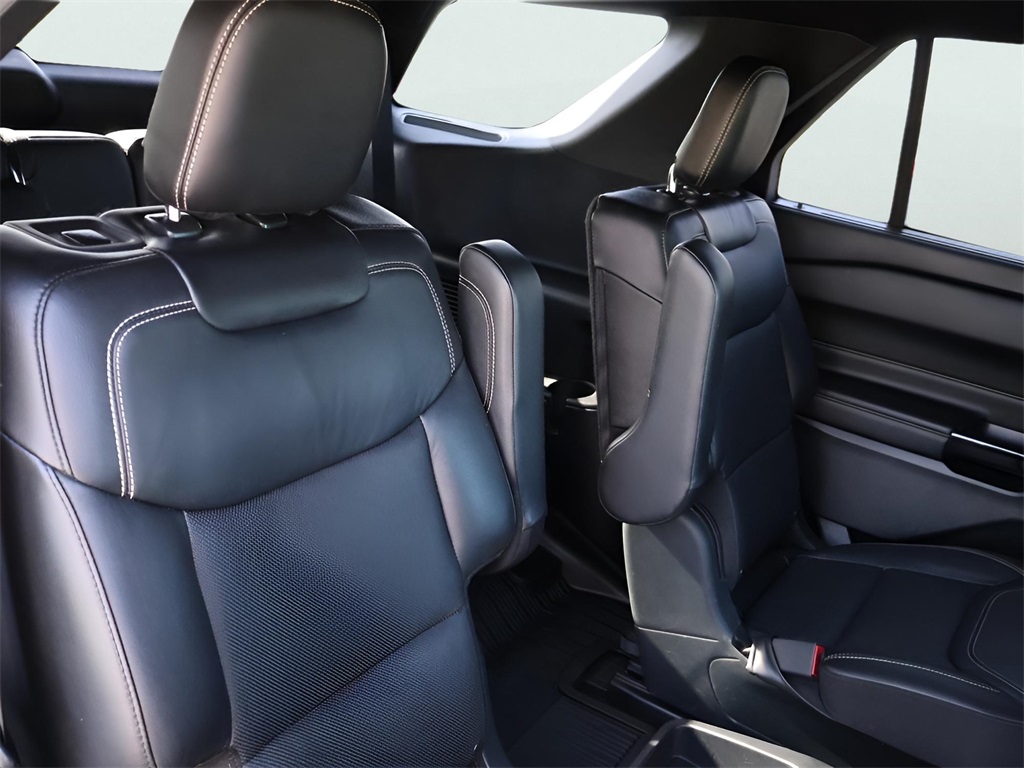 2021 Ford Explorer ST photo 13