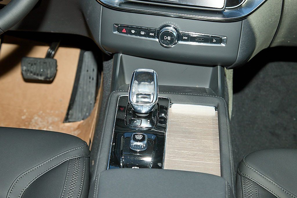 2026 VOLVO XC90 - Image 28