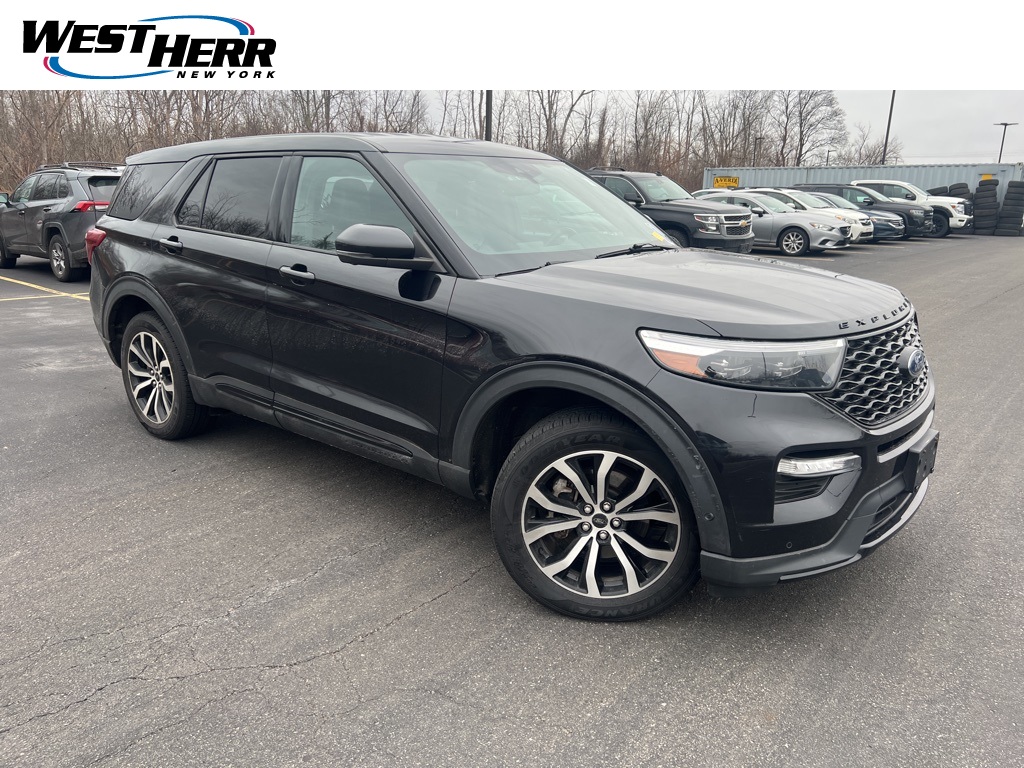 2021 Ford Explorer ST's photo