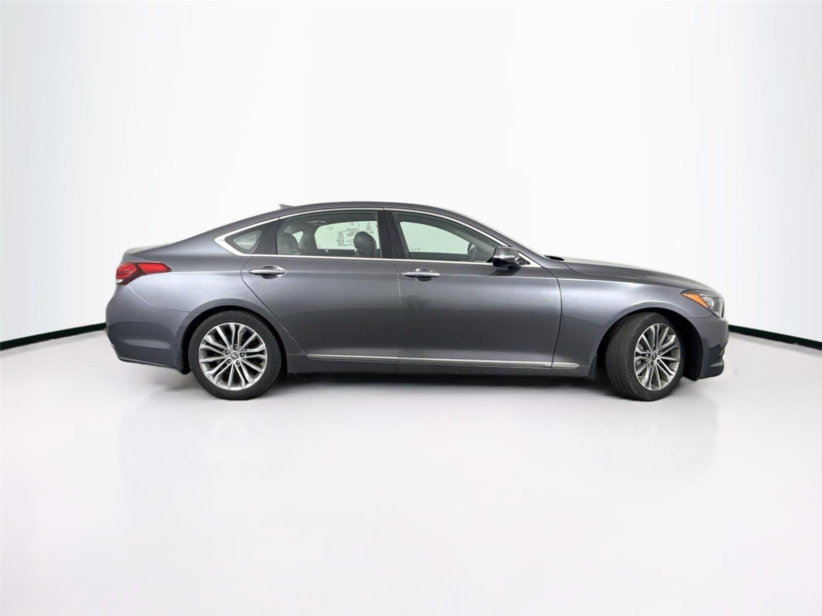 2016 Hyundai Genesis 3.8 photo 4