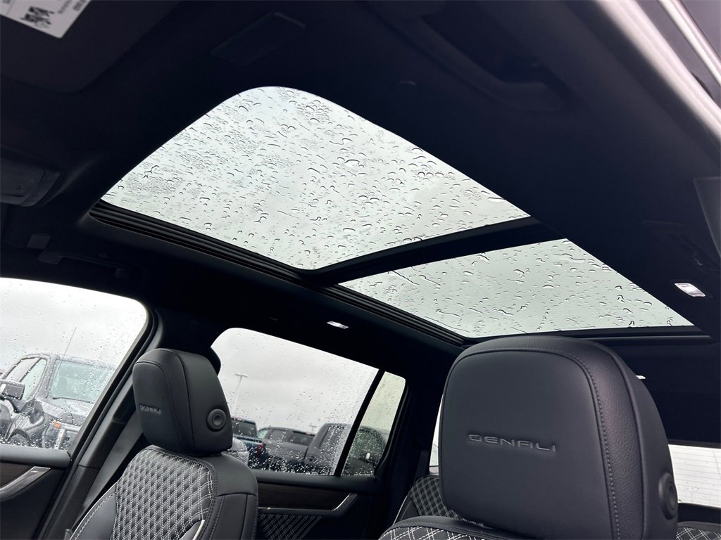 2026 GMC ACADIA - Image 27