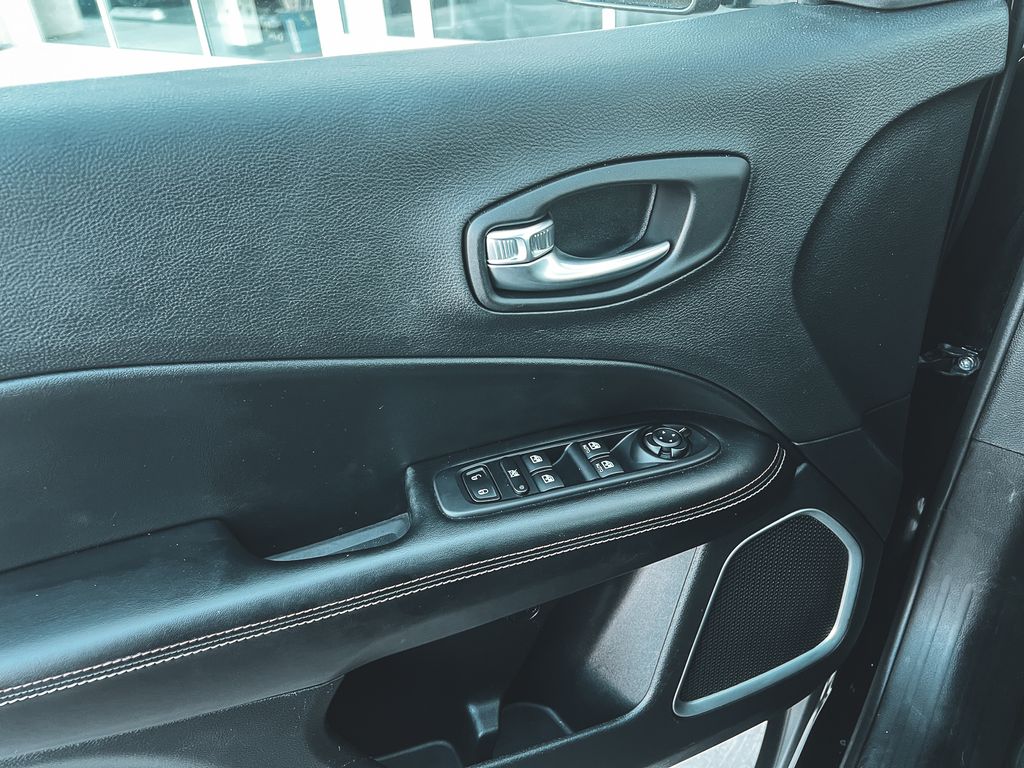 2019 Jeep Compass Latitude photo 13