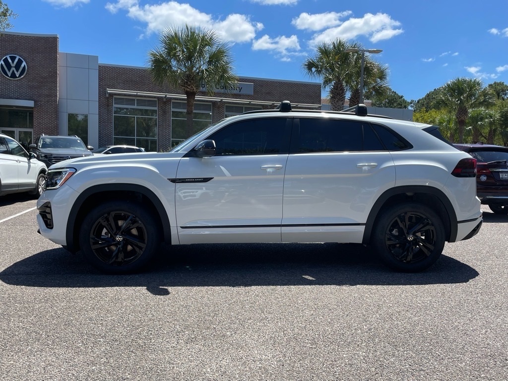 2025 Volkswagen Atlas Cross Sport SEL R-Line photo 22
