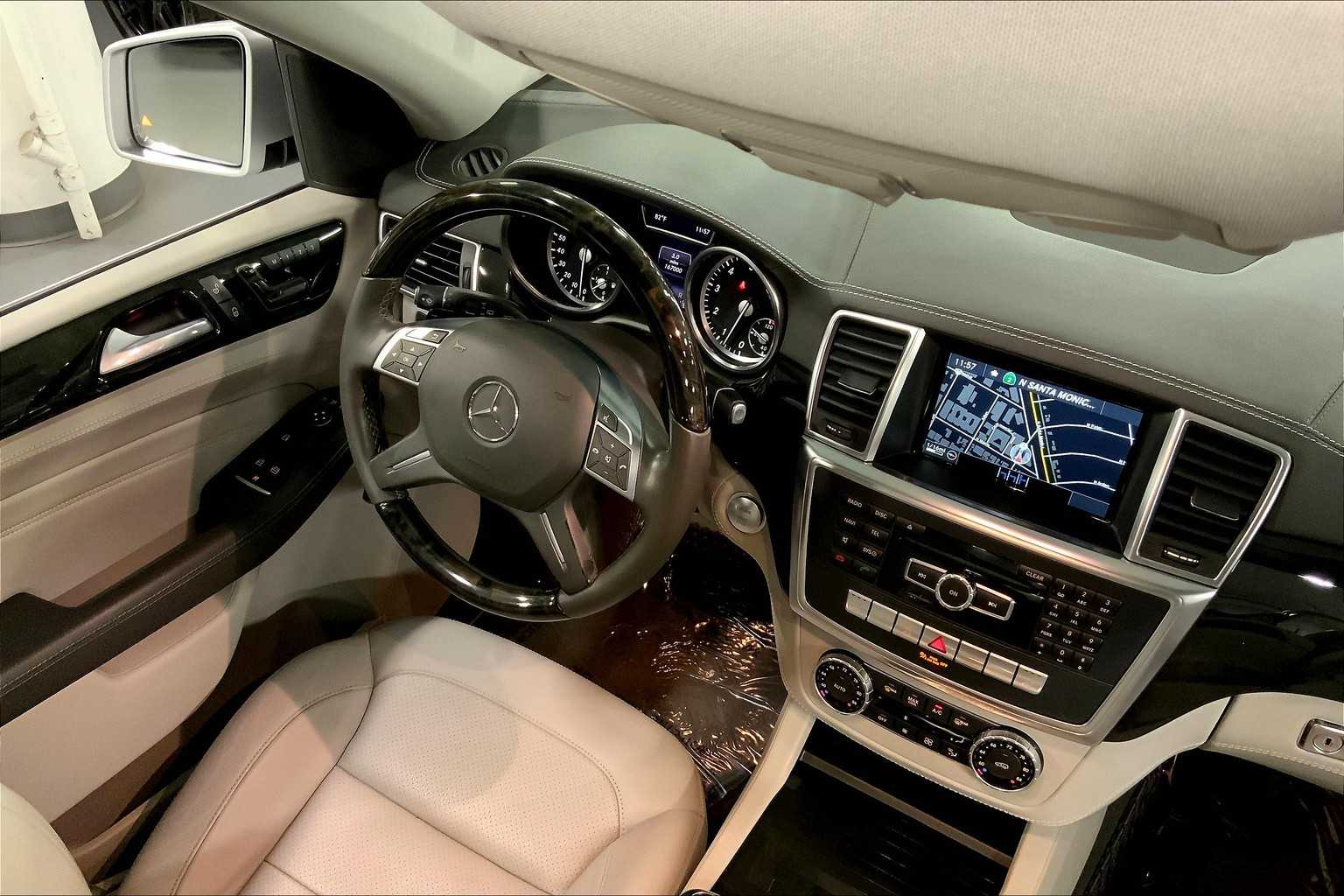 2015 Mercedes Benz ML 350 photo 32