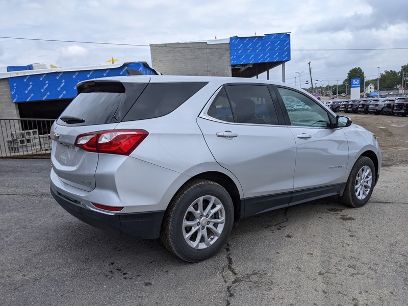 2020 Chevrolet Equinox LT photo 2