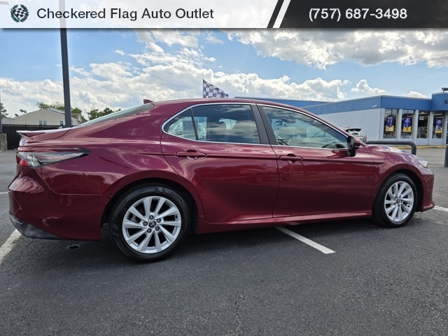 2022 Toyota Camry LE photo 8