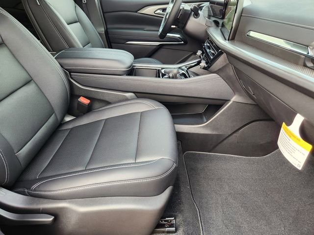 2025 Chevrolet Traverse photo 10