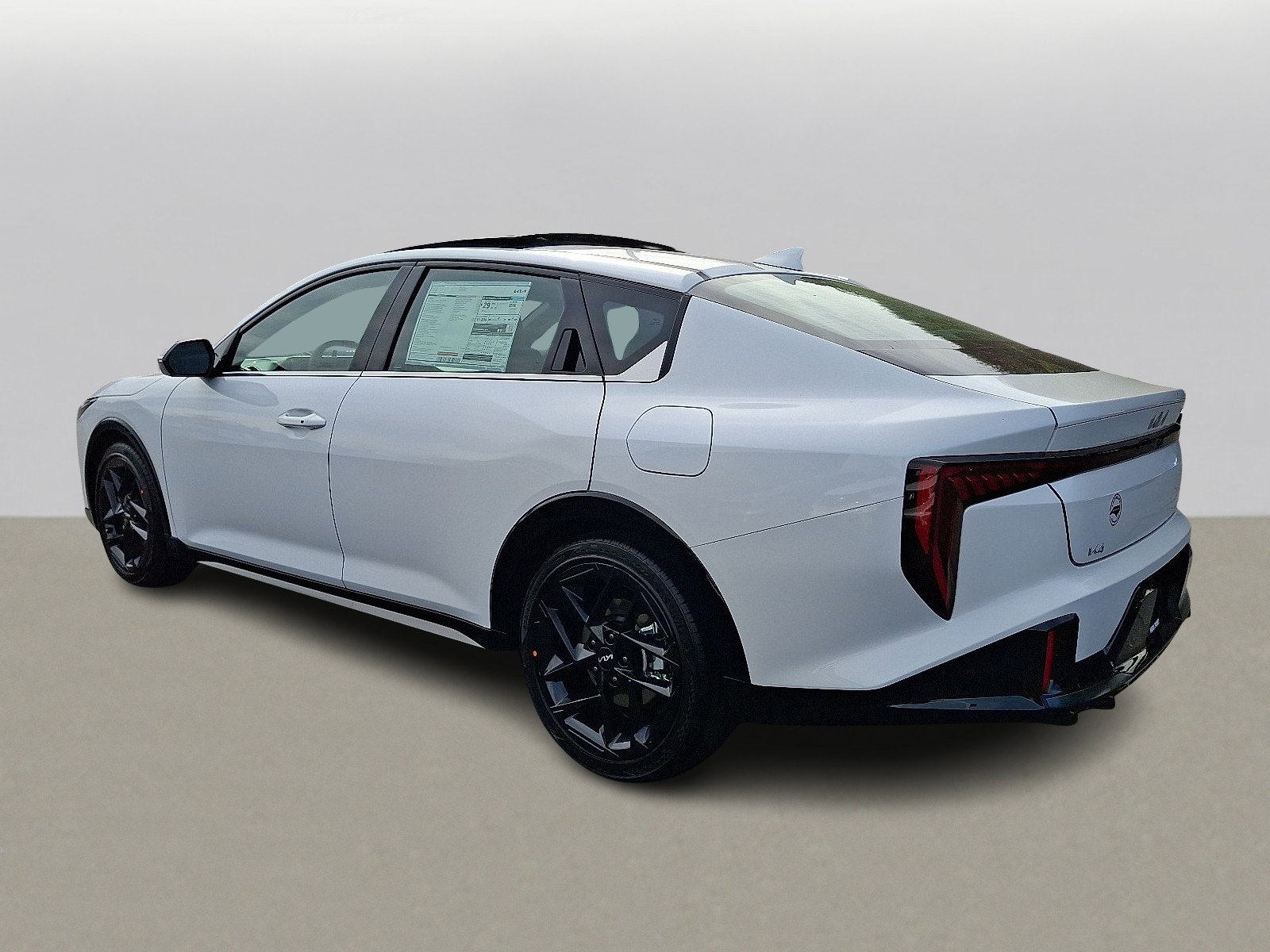 2025 Kia K4 GT-Line Turbo photo 3