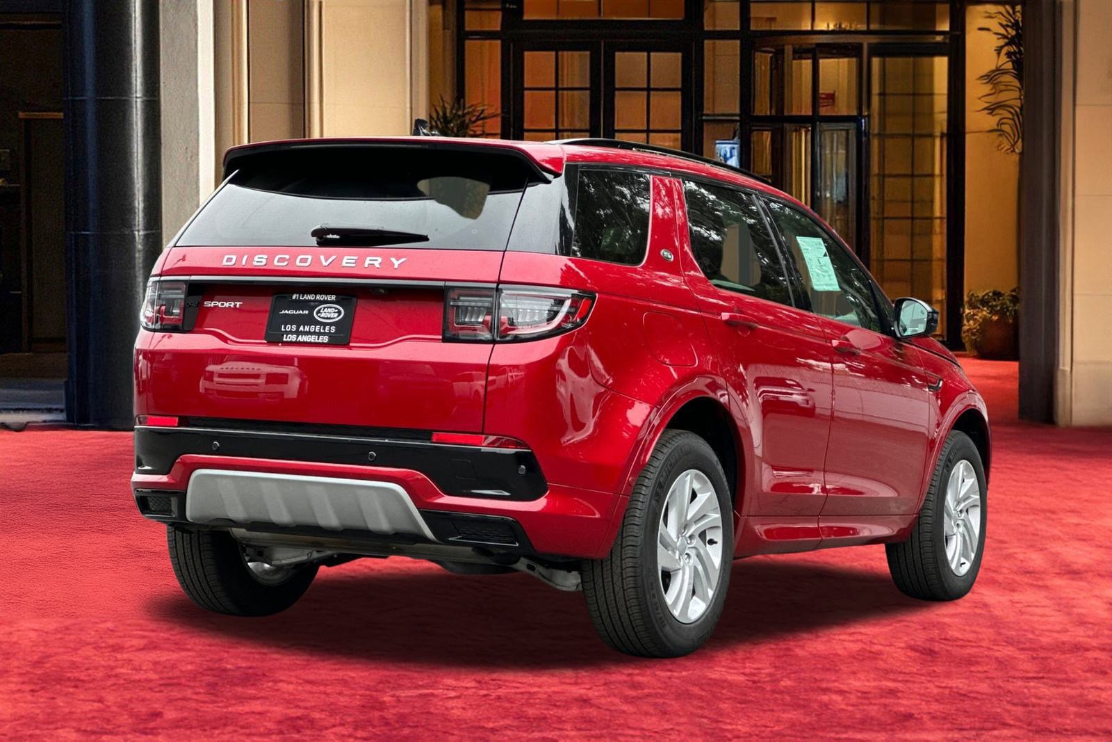2024 Land Rover Discovery Sport S photo 9