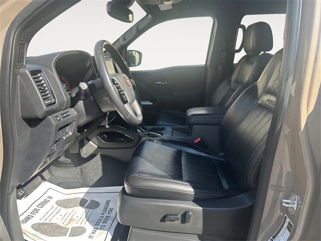 2022 Nissan Frontier PRO-4X photo 6