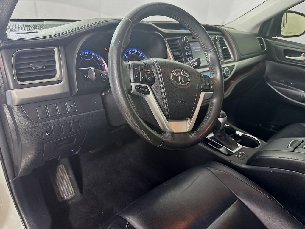 2015 Toyota Highlander Base Hybrid photo 6