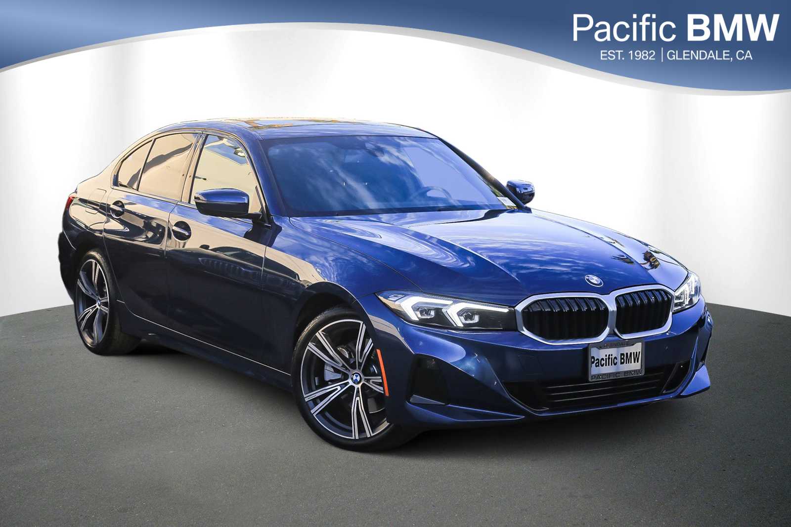 2023 BMW 3 Series 330i's photo