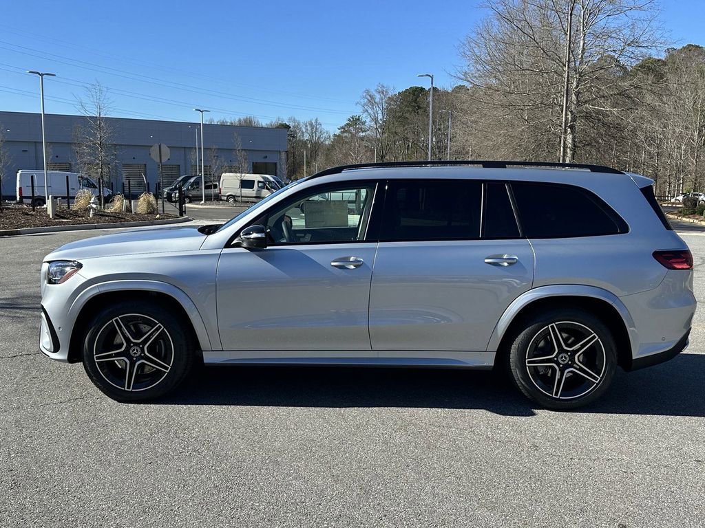 2025 Mercedes Benz GLS 450 4MATIC photo 5