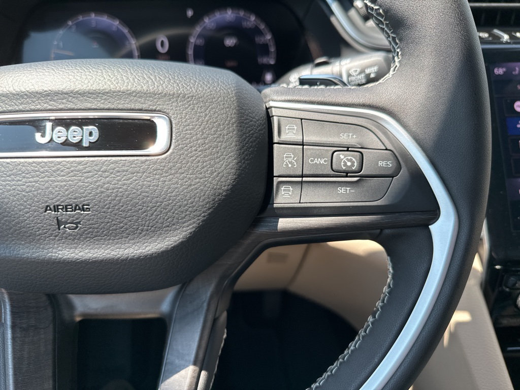 2025 Jeep Grand Cherokee Limited photo 12