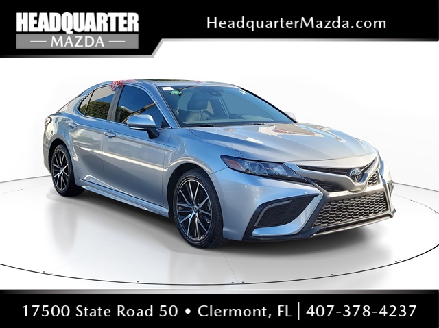 2023 Toyota Camry SE's photo