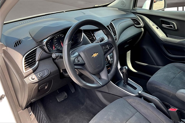 2020 Chevrolet Trax LS photo 13