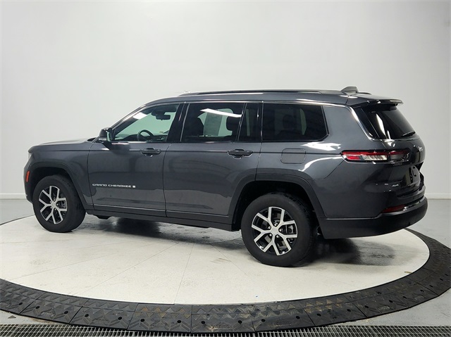 2024 Jeep Grand Cherokee Limited photo 3