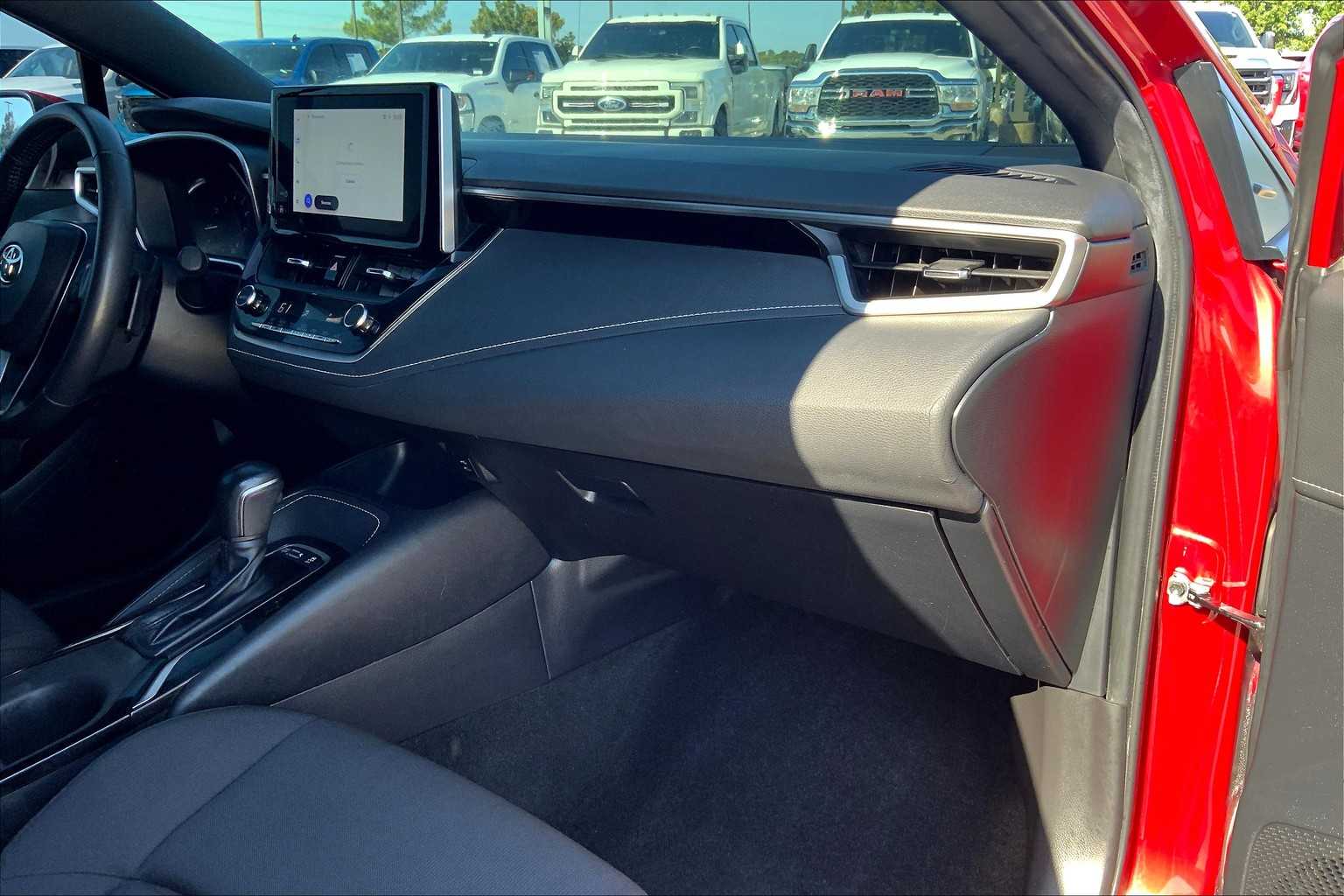 2023 Toyota Corolla SE photo 17