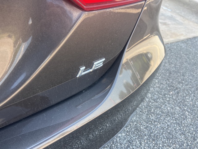 2018 Toyota Camry LE photo 25