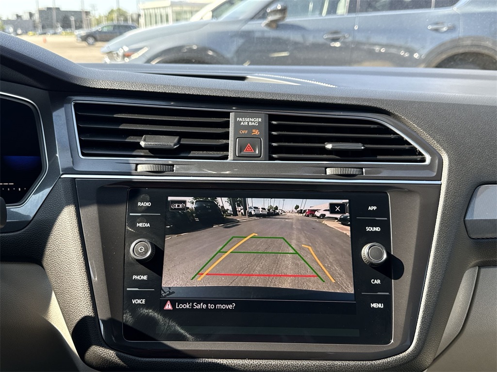 2023 Volkswagen Tiguan SE R-Line Black photo 17