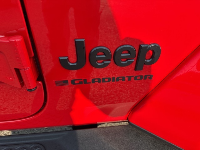 2025 Jeep Gladiator Willys photo 13