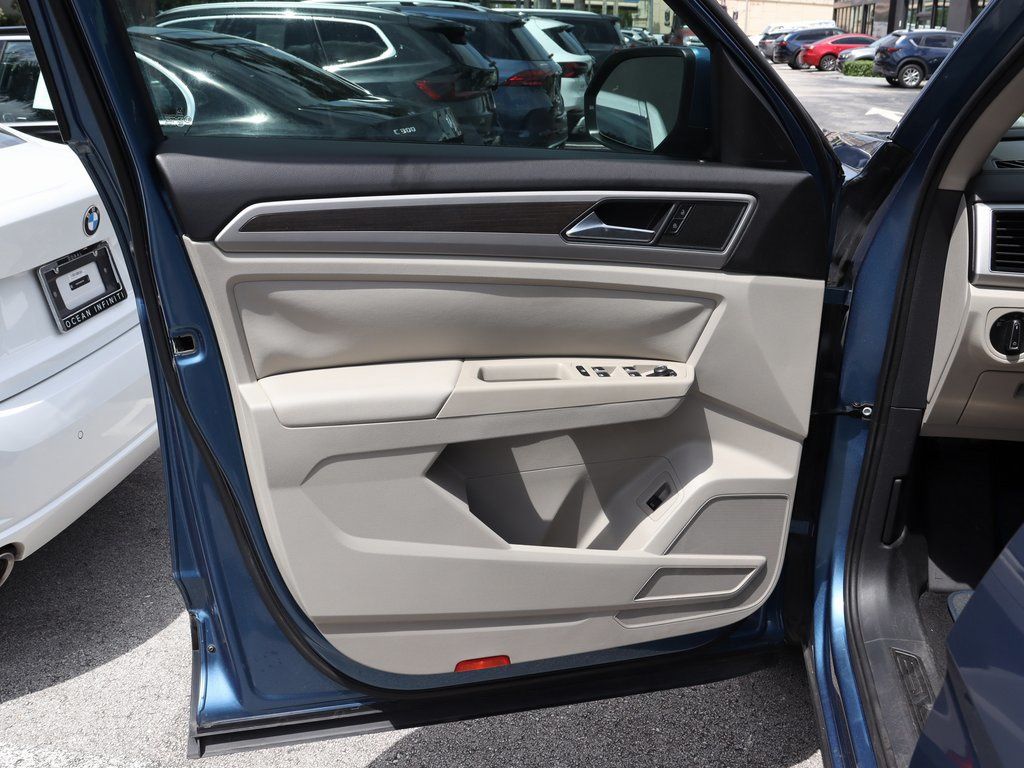2019 Volkswagen Atlas SEL photo 11