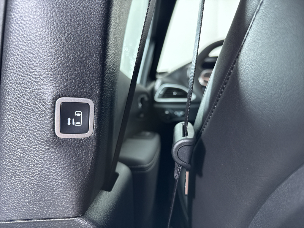 2026 Chrysler Voyager LX photo 26