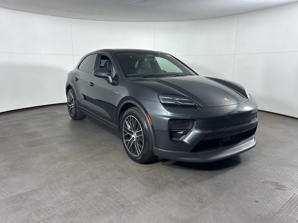 2025 Porsche Macan Electric 4 photo 2