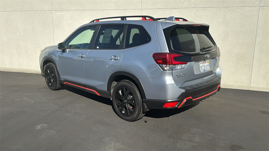 2022 Subaru Forester Sport photo 2