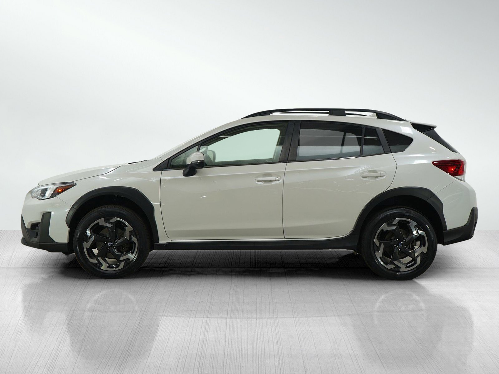 Used 2022 Subaru Crosstrek Limited with VIN JF2GTHMCXNH206364 for sale in Burnsville, Minnesota
