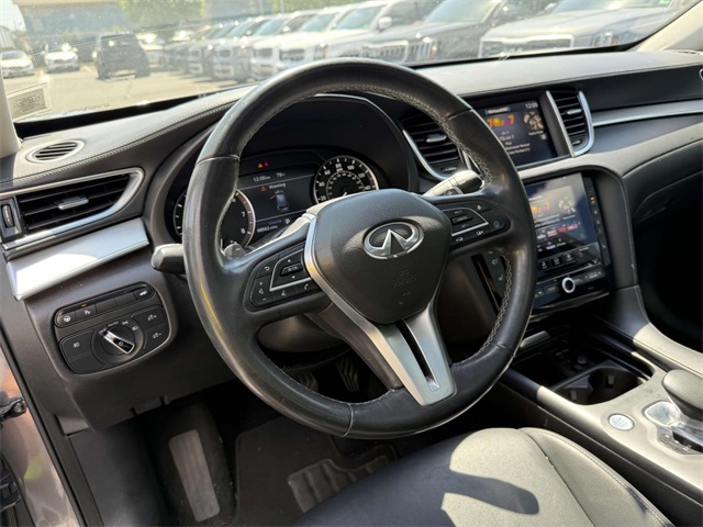 2021 Infiniti QX50 Luxe AWD photo 2