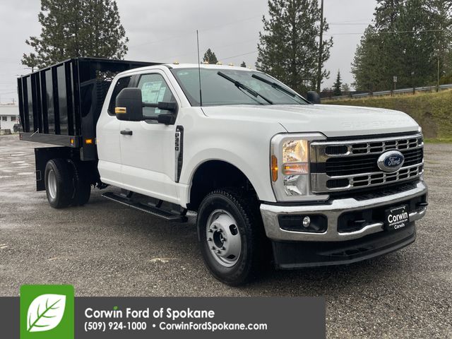 2025 Ford F-350 Super Duty Chassis Cab XL's photo