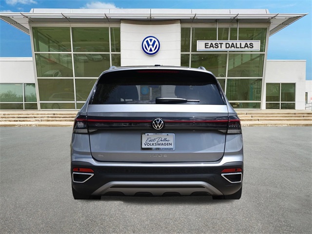 2025 Volkswagen Taos SE photo 3