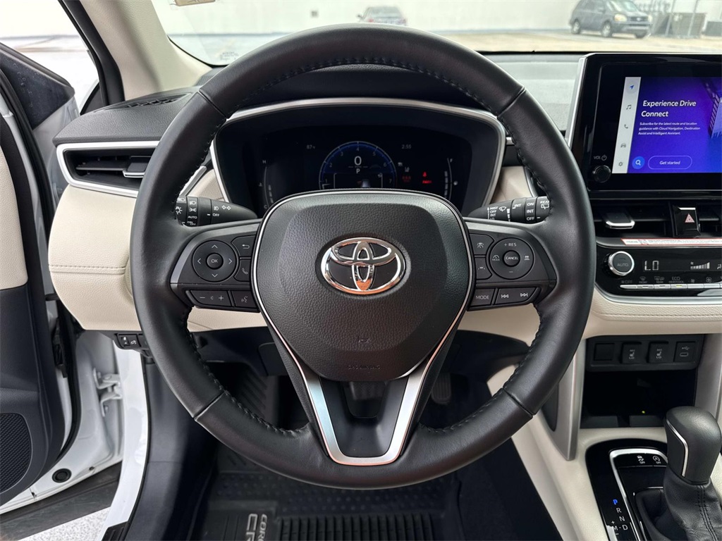 2024 Toyota Corolla Cross XLE photo 19
