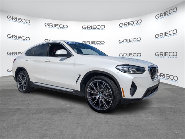 2022 BMW X4 30i's photo
