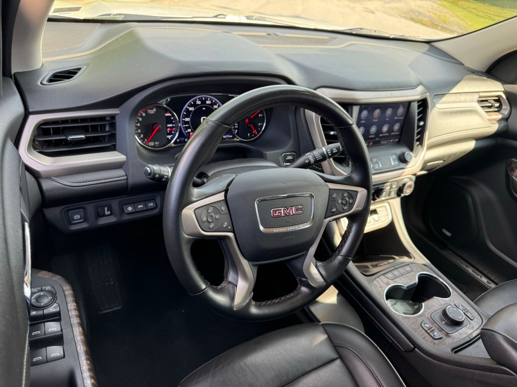2023 Gmc Acadia Denali photo 2