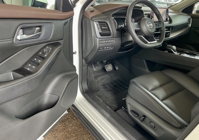 2023 Nissan Rogue SV photo 20