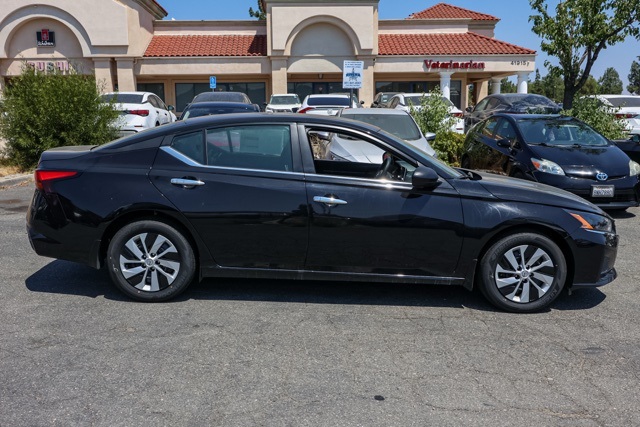 2025 Nissan Altima 2.5 S photo 2