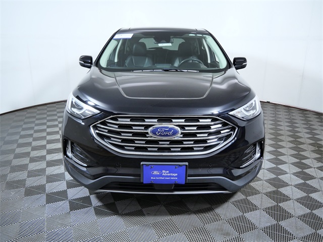 2022 Ford Edge Titanium photo 2