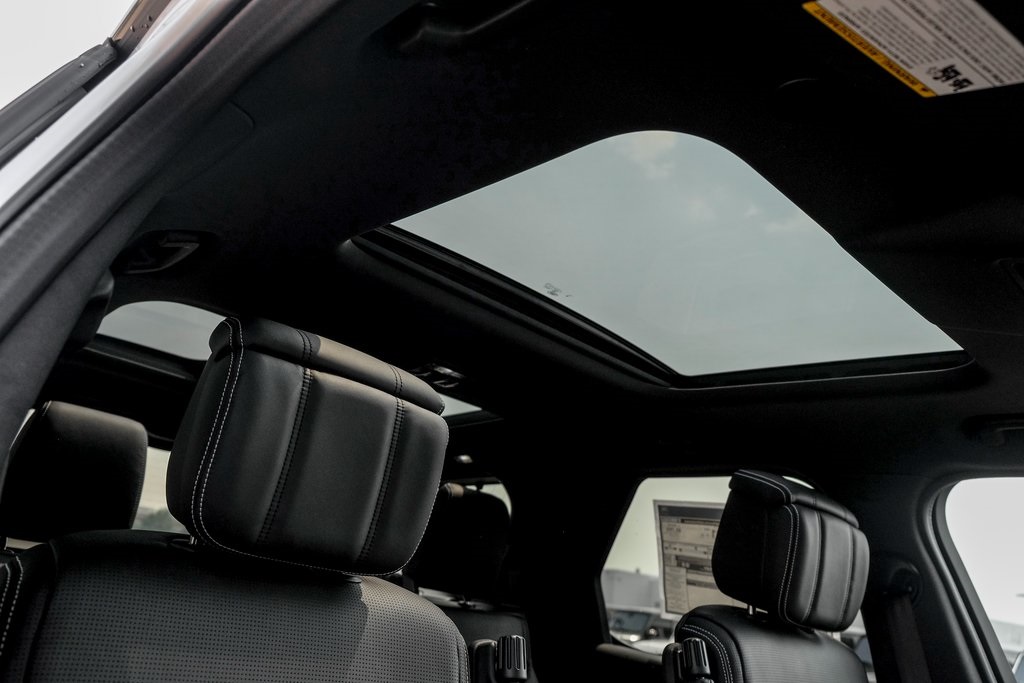 2025 Land Rover Discovery SE photo 20
