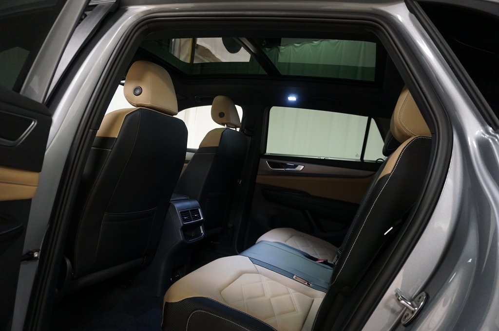 2025 Volkswagen Atlas Cross Sport SE Technology photo 2
